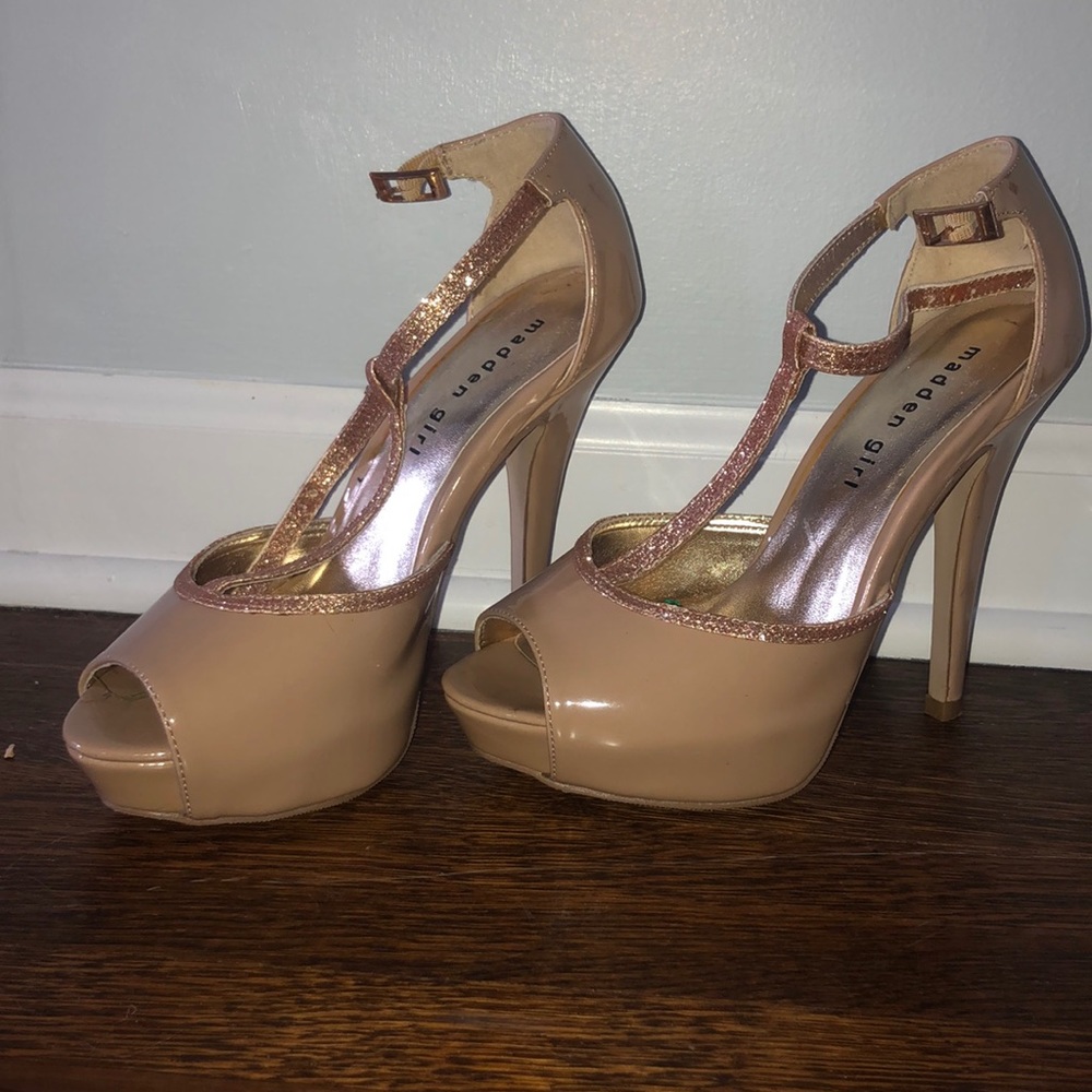 Size 6 Madden Girl “Jennaah” Open Toe Pumps - Nude